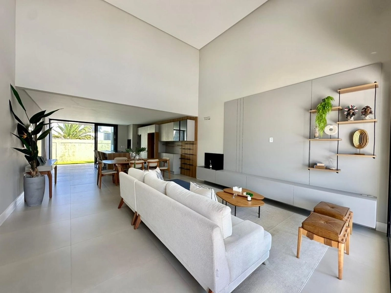 CASA EM CONDOMINIO DE LUXO FECHADO!!!: 3ª foto da galeria de imagens do imóvel