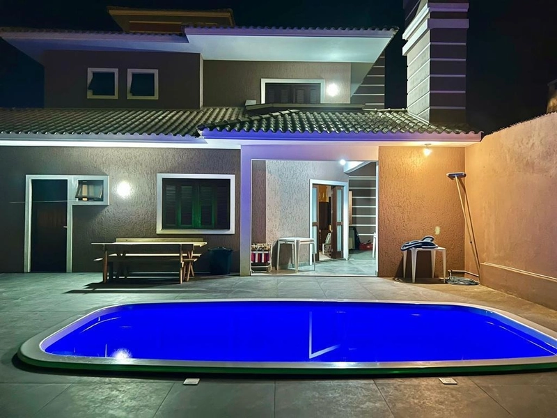 Sobrado de 04 dormitórios com piscina: 20ª foto da galeria de imagens do imóvel