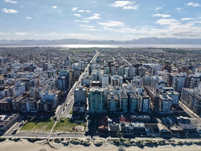 APARTAMENTO AMPLO COM SACADA DE FRENTE, JUNTO AO MAR: 20ª foto da galeria de imagens do imóvel