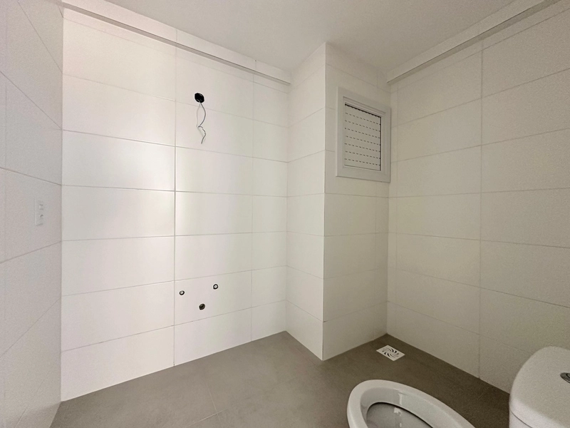 APARTAMENTO AMPLO COM SACADA DE FRENTE, JUNTO AO MAR: 12ª foto da galeria de imagens do imóvel