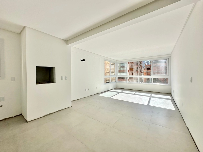 APARTAMENTO AMPLO COM SACADA DE FRENTE, JUNTO AO MAR: 3ª foto da galeria de imagens do imóvel