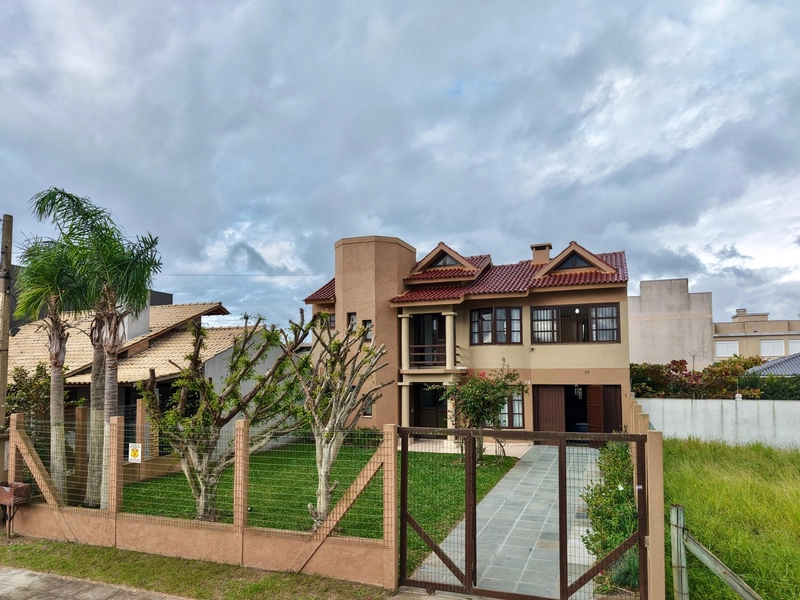 SOBRADO À VENDA EM XANGRI-LÁ!: 2ª foto da galeria de imagens do imóvel