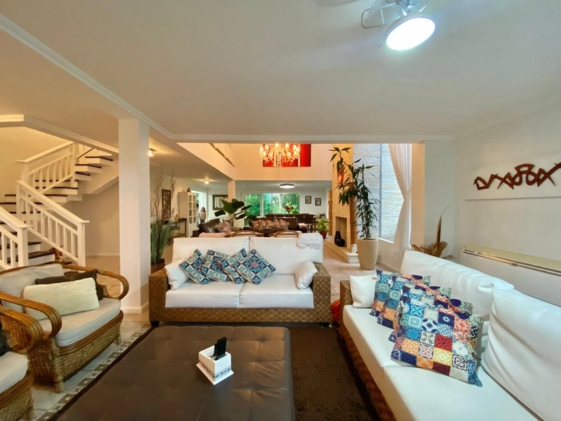 SOBRADO EM CONDOMÍNIO FECHADO – COMPLETO, MOBILIADO E DECORADO!: 3ª foto da galeria de imagens do imóvel