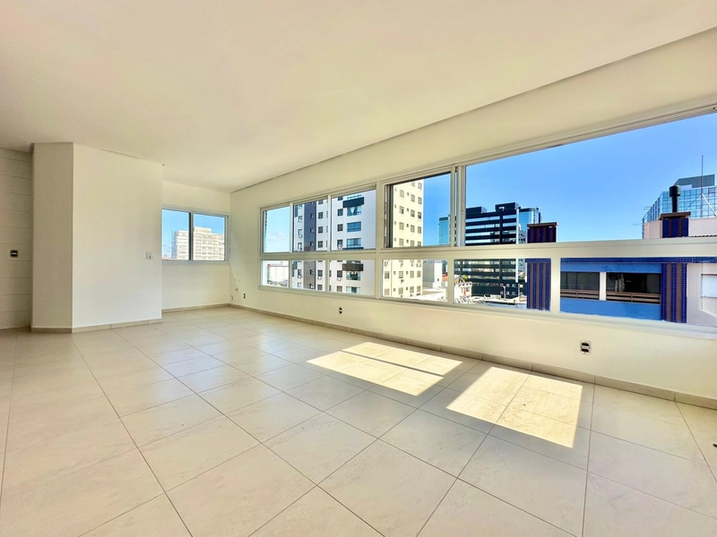 APARTAMENTO À VENDA SACADA DE FRENTE EM CAPÃO DA CANOA!: 2ª foto da galeria de imagens do imóvel