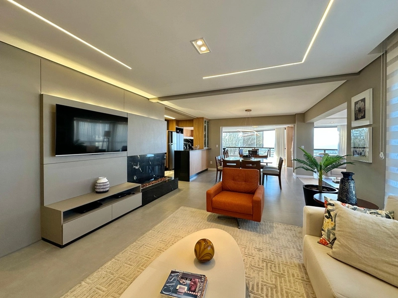 AMPLO APARTAMENTO DE FRENTE PARA O MAR E COM VISTA LIBERADA TANTO PARA: 2ª foto da galeria de imagens do imóvel