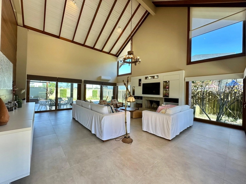 CASA À VENDA CONDOMÍNIO LAS DUNAS: 2ª foto da galeria de imagens do imóvel