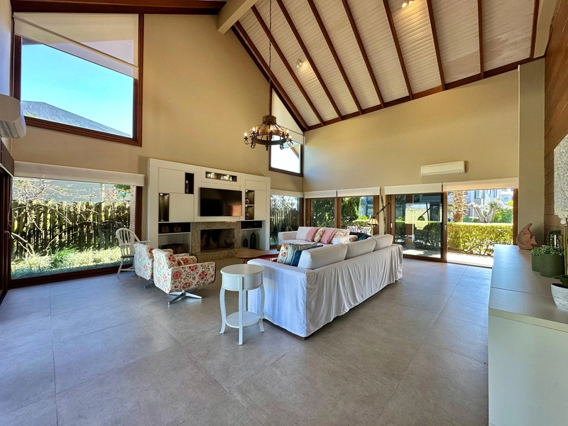 CASA À VENDA CONDOMÍNIO LAS DUNAS: 3ª foto da galeria de imagens do imóvel