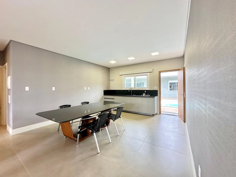 CASA À VENDA EM ATLÂNTIDA: 5ª foto da galeria de imagens do imóvel