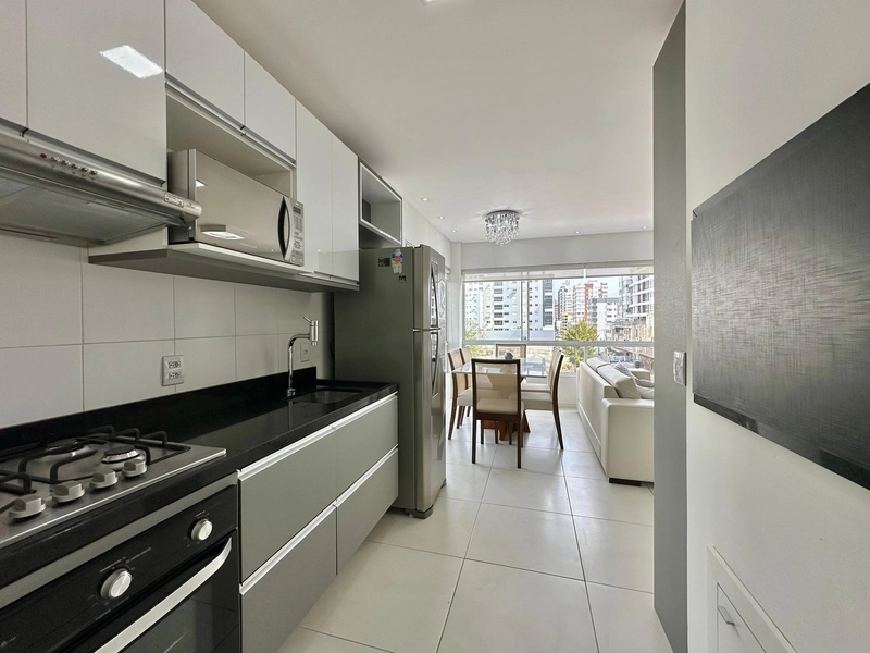 APARTAMENTO FRENTE AVENIDA E VISTA MAR: 8ª foto da galeria de imagens do imóvel