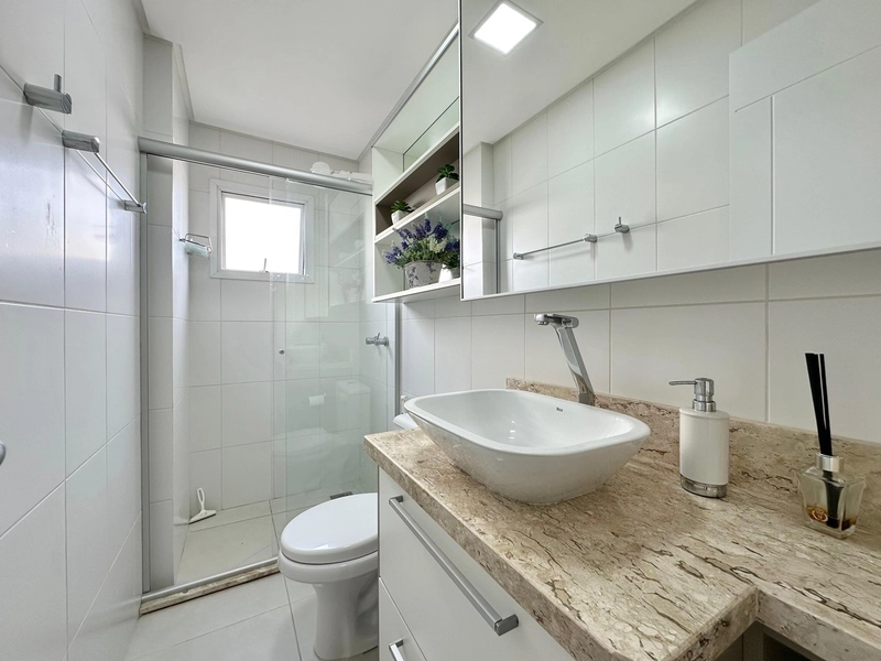 APARTAMENTO FRENTE AVENIDA E VISTA MAR: 11ª foto da galeria de imagens do imóvel