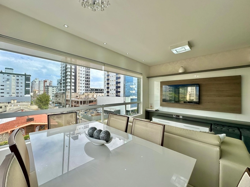 APARTAMENTO FRENTE AVENIDA E VISTA MAR: 7ª foto da galeria de imagens do imóvel