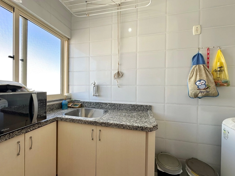 APARTAMENTO NO CORAÇÃO DA CIDADE, JUNTO AO MAR E COM SACADA AMPLA: 19ª foto da galeria de imagens do imóvel