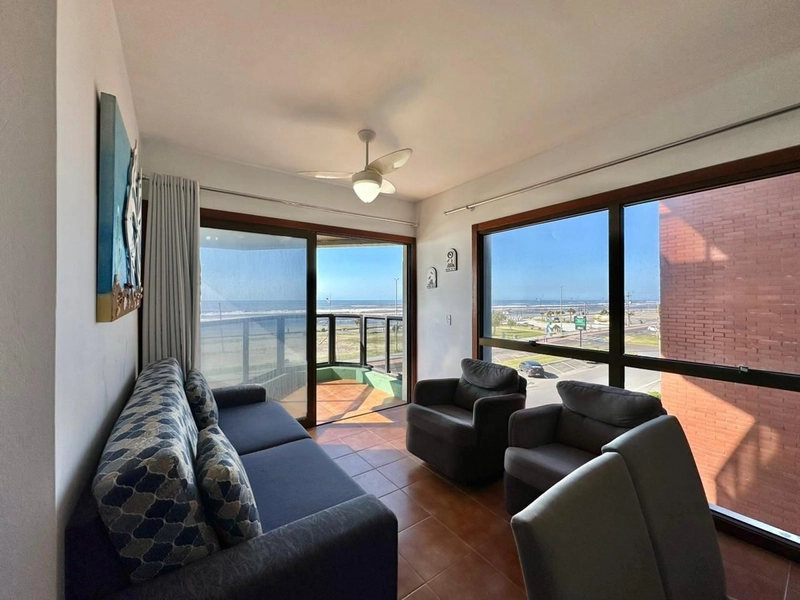 APARTAMENTO COM SACADA DE FRENTE MAR: 1ª foto da galeria de imagens do imóvel