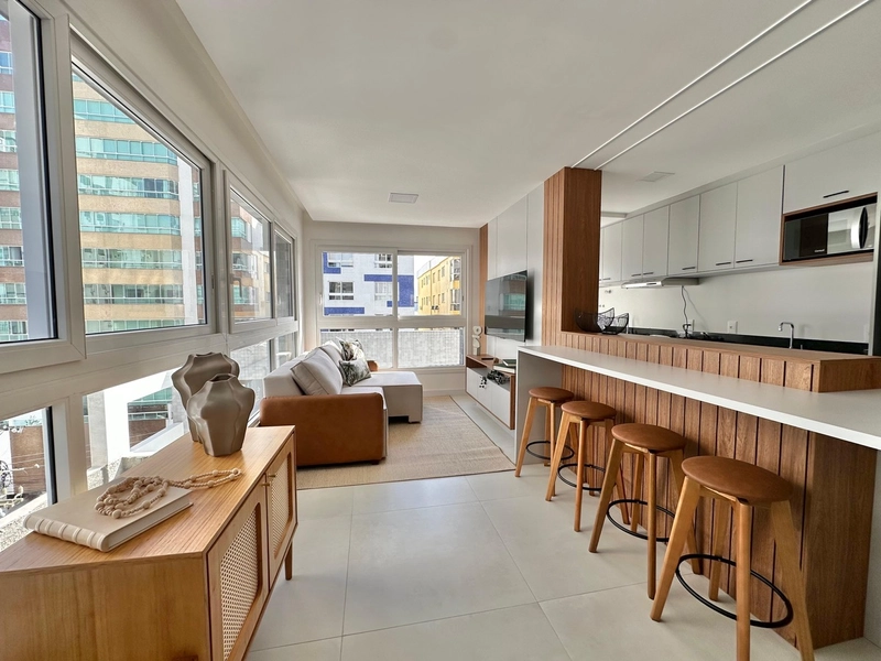 APARTAMENTO IDEAL PARA MORADIA OU VERANEIO COM CONFORTO NA PRAIA!