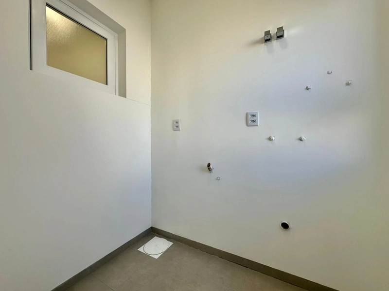 SOBRADO À VENDA EM CAPÃO DA CANOA PRONTO PARA USO JUNTO AO MAR: 15ª foto da galeria de imagens do imóvel