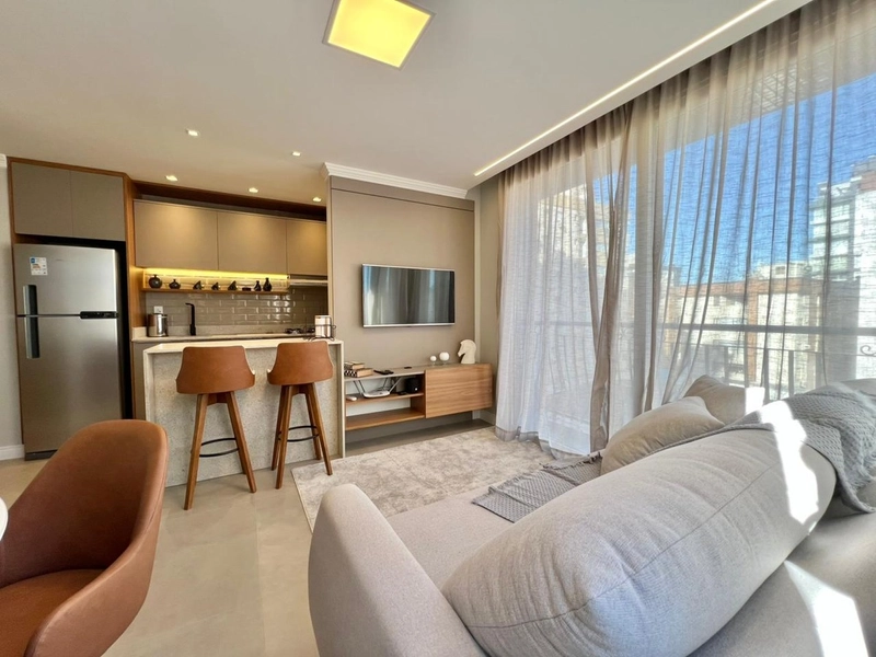 Apartamento 2 dormitórios decorado ao lado da Flávio Boianoviski!: 2ª foto da galeria de imagens do imóvel