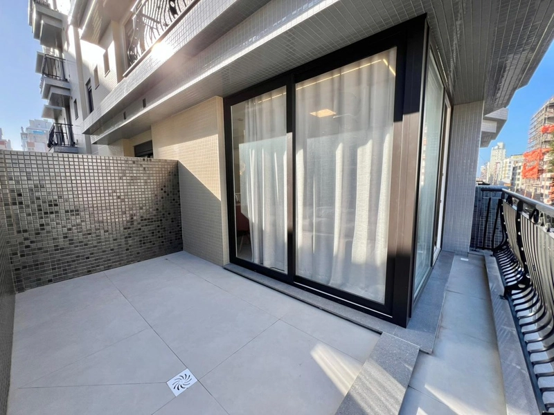 Apartamento 2 dormitórios decorado ao lado da Flávio Boianoviski!: 3ª foto da galeria de imagens do imóvel