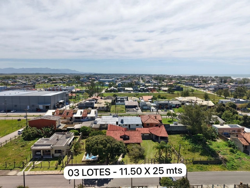 CASA COM 3 TERRENOS APENAS 2 QUADRAS DO MAR: 22ª foto da galeria de imagens do imóvel