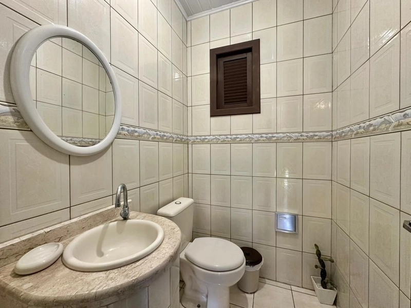 CASA COM 3 TERRENOS APENAS 2 QUADRAS DO MAR: 12ª foto da galeria de imagens do imóvel