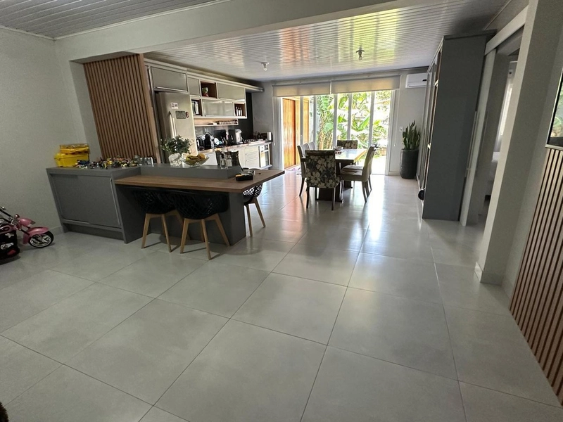 CASA À VENDA COM PISCINA AQUECIDA: 4ª foto da galeria de imagens do imóvel