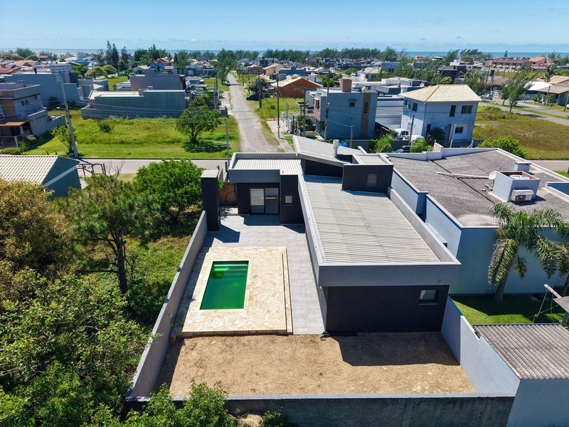 CASA AMPLA COM PISCINA - 2 QUADRAS DO MAR!!: 19ª foto da galeria de imagens do imóvel