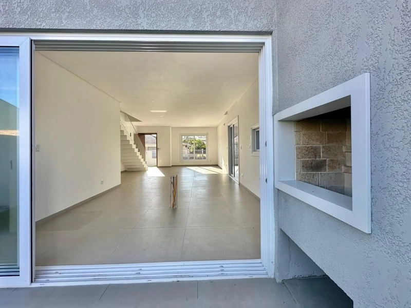 SOBRADO À VENDA EM CAPÃO DA CANOA, JUNTO AO MAR: 8ª foto da galeria de imagens do imóvel