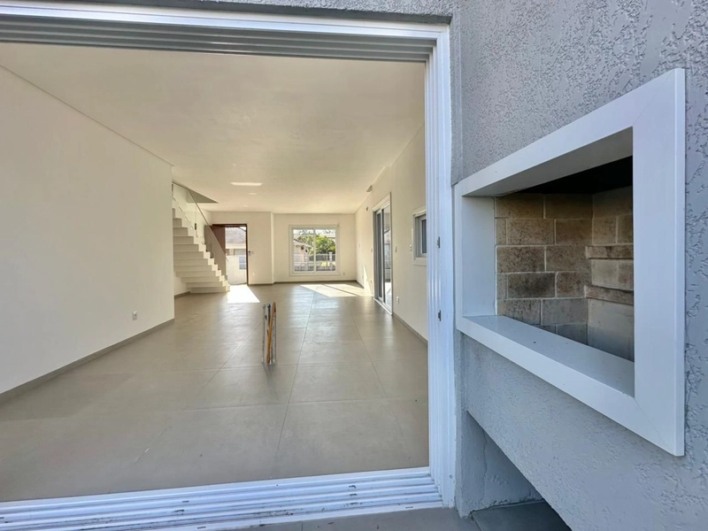 SOBRADO À VENDA EM CAPÃO DA CANOA, JUNTO AO MAR: 5ª foto da galeria de imagens do imóvel