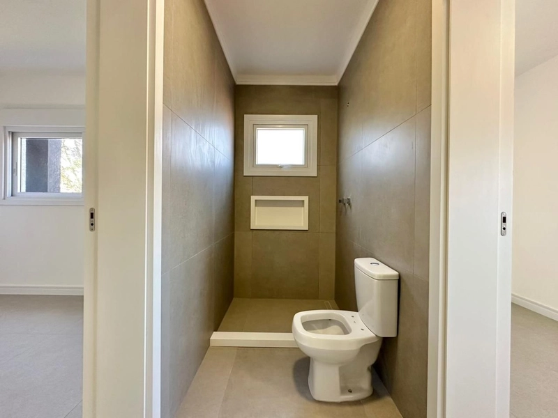 SOBRADO À VENDA EM CAPÃO DA CANOA, JUNTO AO MAR: 16ª foto da galeria de imagens do imóvel