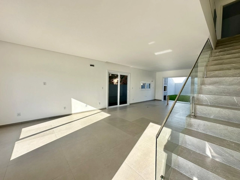 SOBRADO À VENDA EM CAPÃO DA CANOA, JUNTO AO MAR: 2ª foto da galeria de imagens do imóvel