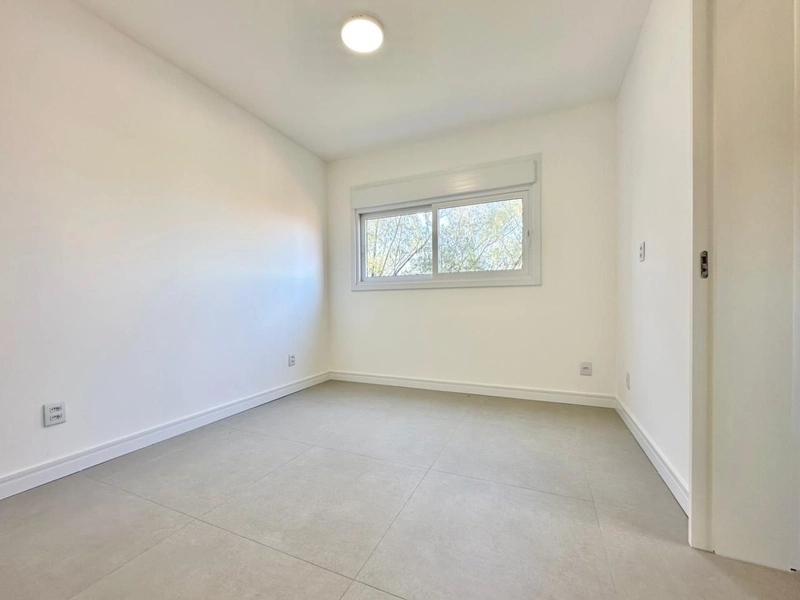 SOBRADO À VENDA EM CAPÃO DA CANOA, JUNTO AO MAR: 17ª foto da galeria de imagens do imóvel