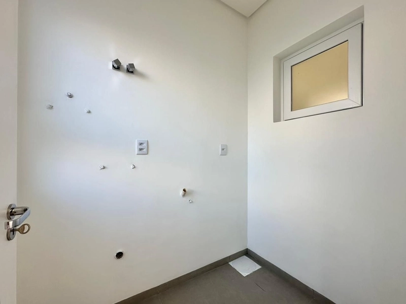 SOBRADO À VENDA EM CAPÃO DA CANOA, JUNTO AO MAR: 9ª foto da galeria de imagens do imóvel