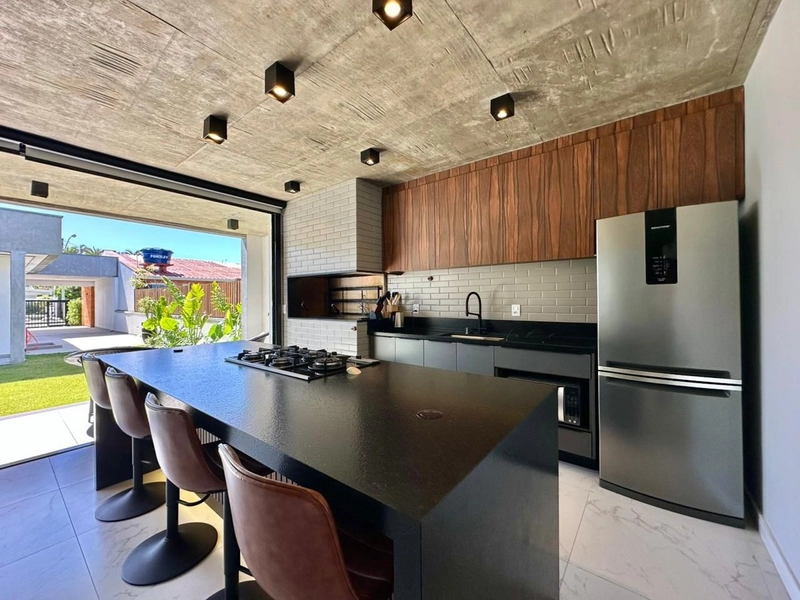 Casa retrofit mobiliada e decorada a poucos metros do mar no Centro de: 6ª foto da galeria de imagens do imóvel