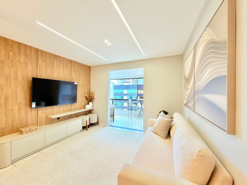 APARTAMENTO À VENDA COM VISTA PARA O MAR