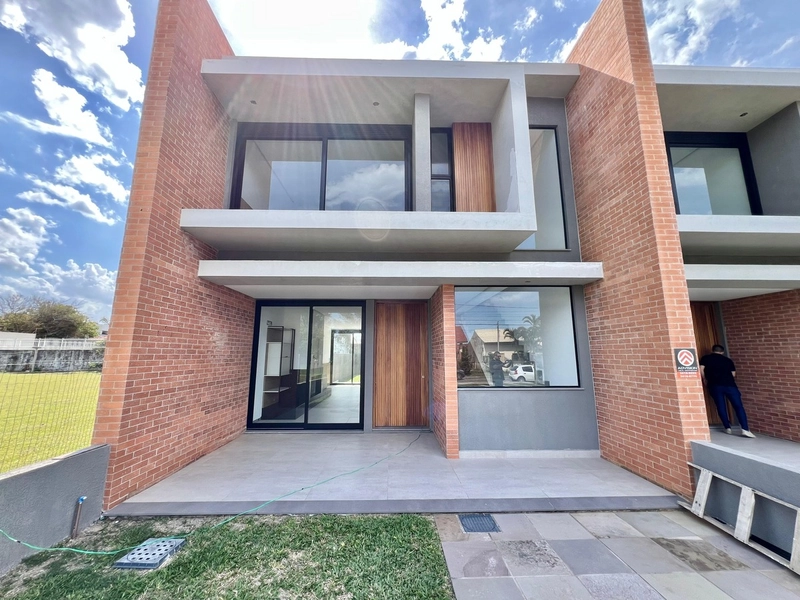 Casa à Venda – 3 Suítes | Rua Encantado – Bairro Zona Nova