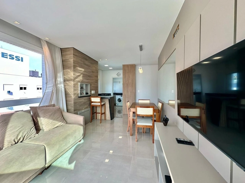 APARTAMENTO À VENDA , SACADA DE FRENTE: 3ª foto da galeria de imagens do imóvel