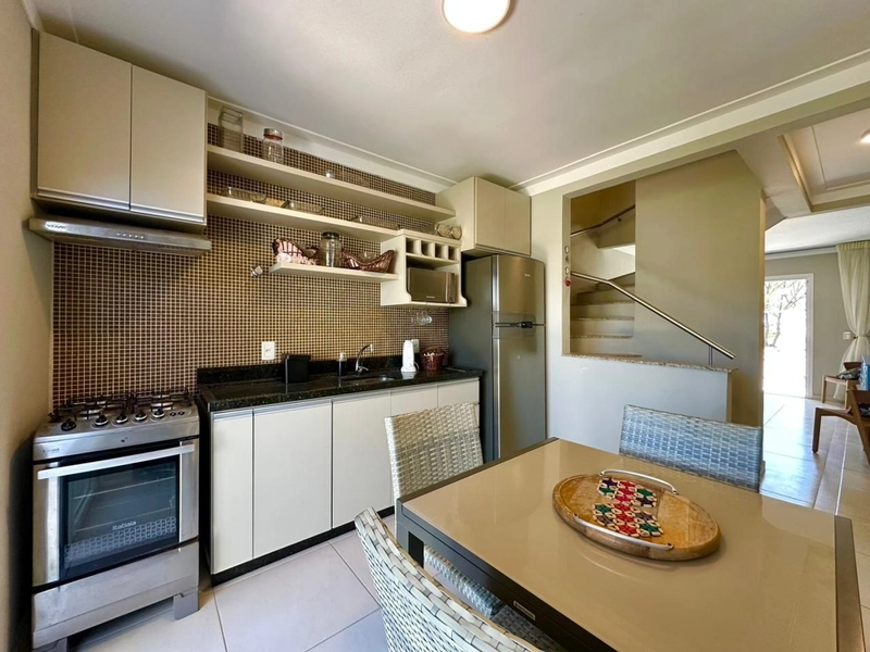 SOBRADO 02 DORMITÓRIOS BEIRA MAR: 10ª foto da galeria de imagens do imóvel