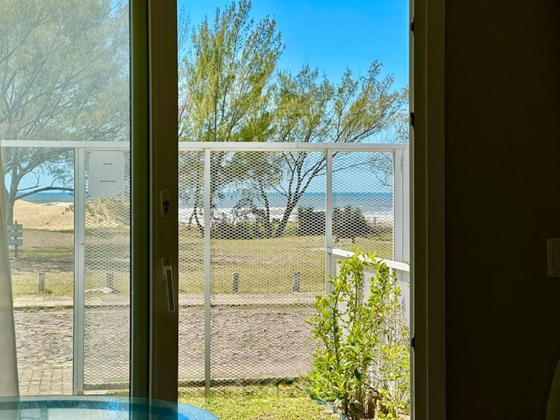 SOBRADO 02 DORMITÓRIOS BEIRA MAR: 24ª foto da galeria de imagens do imóvel