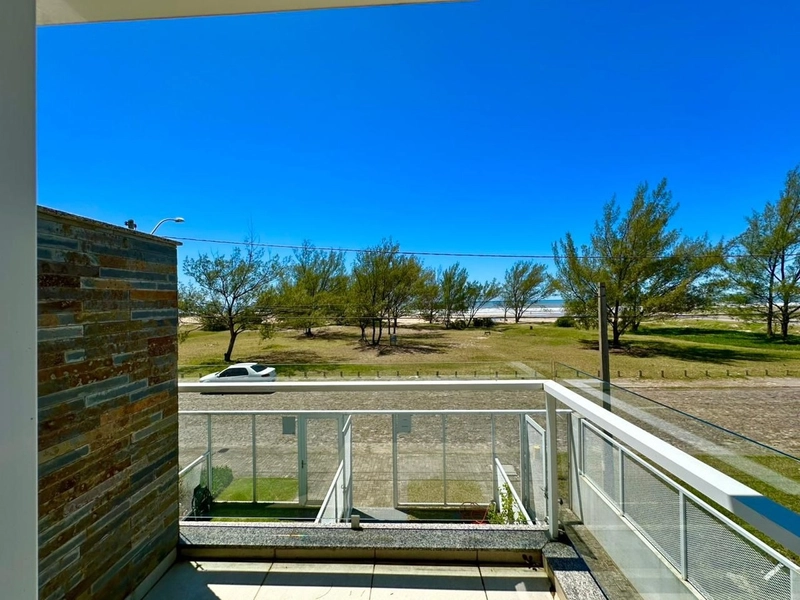 SOBRADO 02 DORMITÓRIOS BEIRA MAR: 18ª foto da galeria de imagens do imóvel