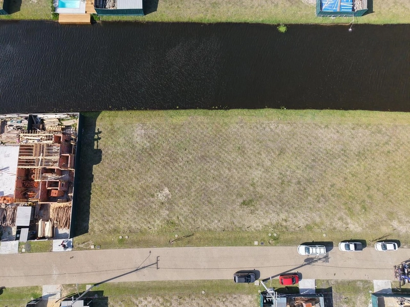 CONDOMÍNIO ZEN LOTE DE ESQUINA E FUNDOS LAGO À VENDA: 4ª foto da galeria de imagens do imóvel