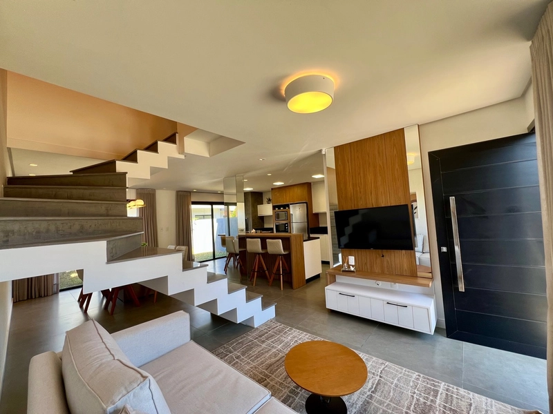 SOBRADO MOBILIADO E DECORADO A POUCOS METROS DO MAR: 4ª foto da galeria de imagens do imóvel