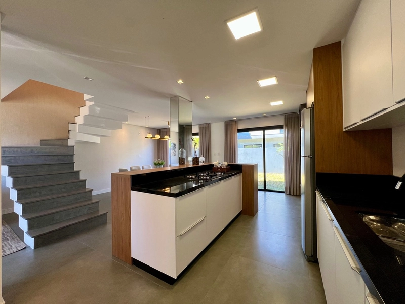 SOBRADO MOBILIADO E DECORADO A POUCOS METROS DO MAR: 8ª foto da galeria de imagens do imóvel