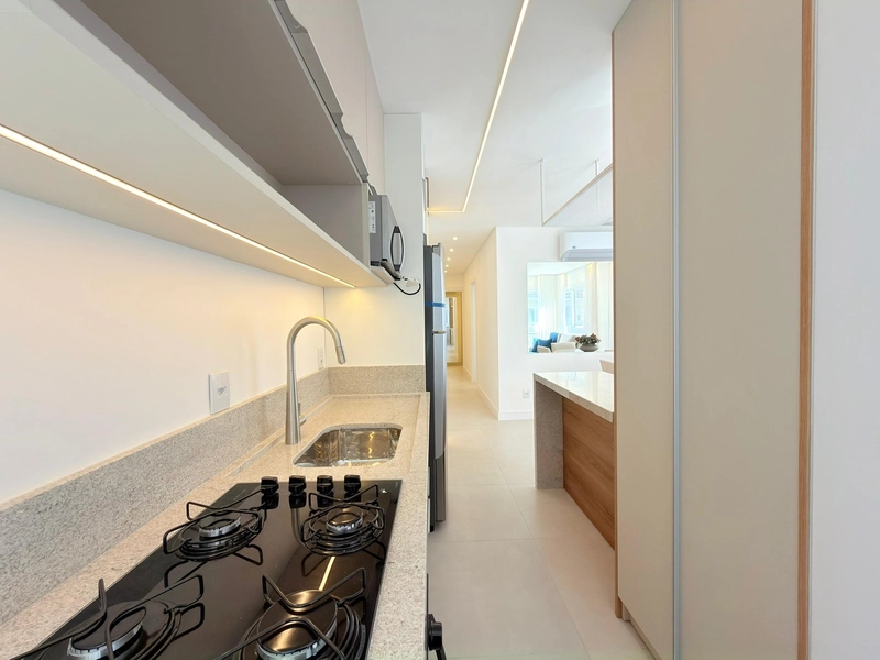 APARTAMENTO À VENDA, POUCOS PASSOS DO MAR!: 18ª foto da galeria de imagens do imóvel