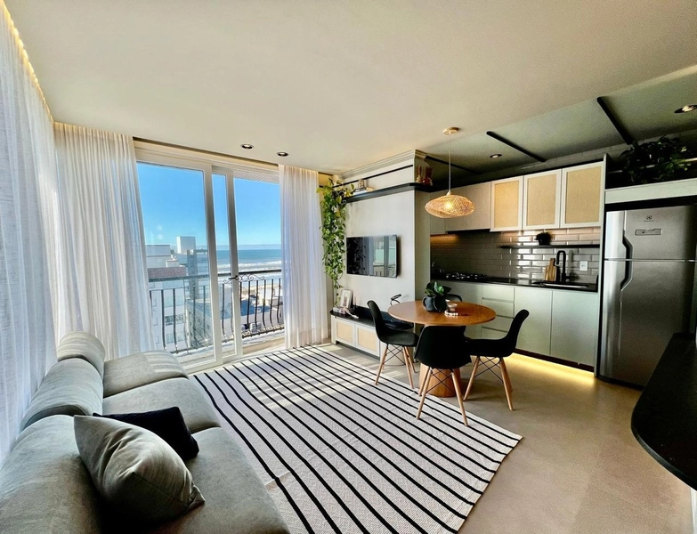 Apartamento moderno com vista para o mar : 3ª foto da galeria de imagens do imóvel