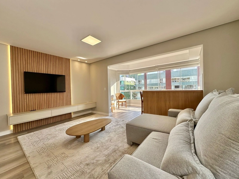 APARTAMENTO DE 03 DORMITÓRIOS NA AV. UBIRAJA