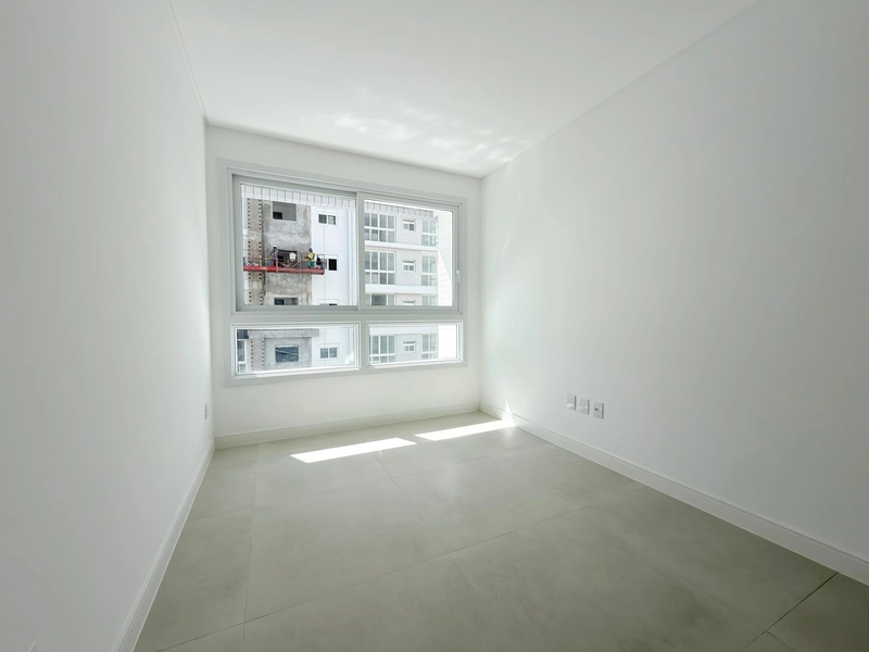 APARTAMENTO À VENDA COM SACADA DE FRENTE!!!