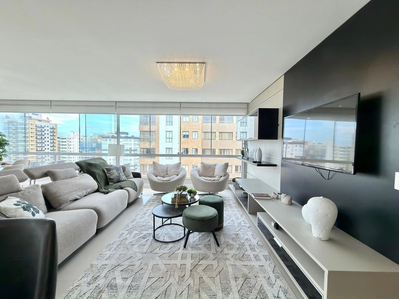 RARIDADE FRENTE PRAÇA