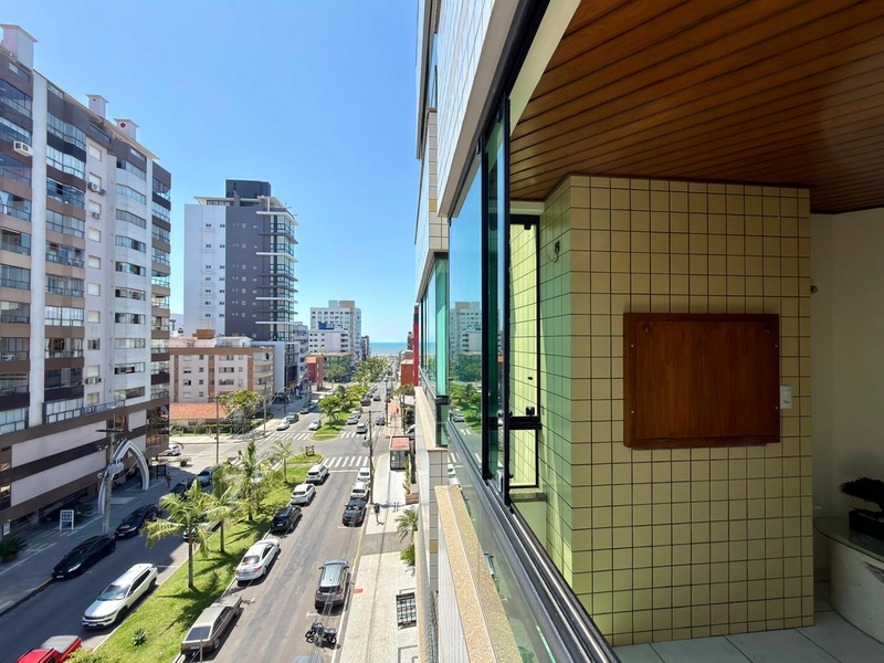 APARTAMENTO COM SACADA DE FRENTE E VISTA MAR: 7ª foto da galeria de imagens do imóvel