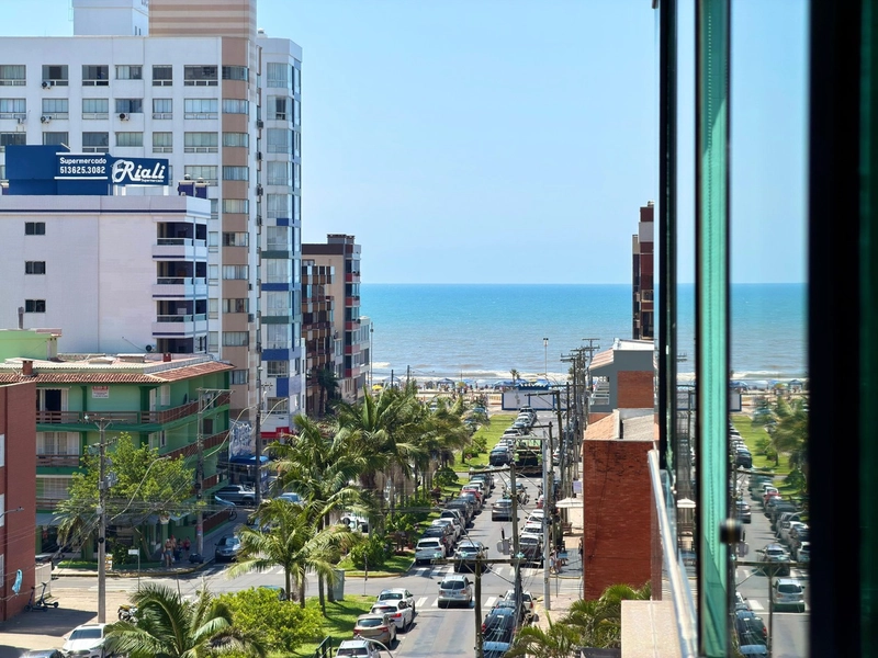 APARTAMENTO COM SACADA DE FRENTE E VISTA MAR