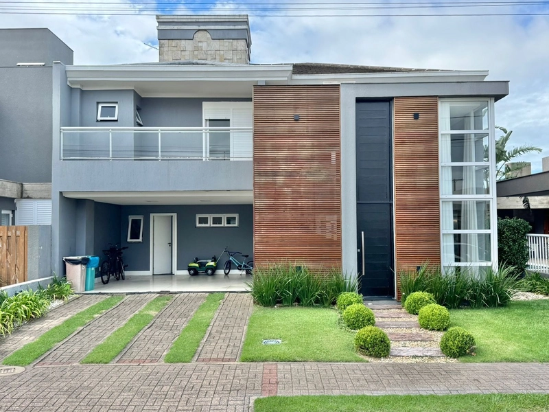Sobrado de alto padrão: 1ª foto da galeria de imagens do imóvel