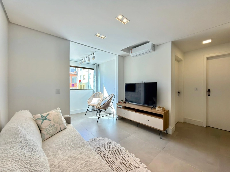 APARTAMENTO ESPAÇOSO, TOTALMENTE REFORMADO, PRONTO PARA USUFRUIR!: 3ª foto da galeria de imagens do imóvel